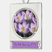 Sunny Paarse Crocuses Verzilverd Banner Ornament (Links)