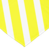 Sunny Stripes | Modern geel en wit gestreept Tafelkleed (Gekanteld)