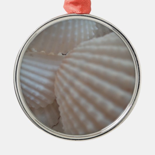 Sunny White Seashells, Zee Shell Beach Summer Love Metalen Ornament (Voorkant)