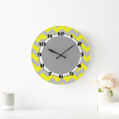 Sunny Yellow and Grey Chevron Pattern Grote Klok (Huis)