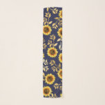 Sunny Yellow Gold Navy Sunflower Leaves Pattern Sjaal<br><div class="desc">Dit elegante en kische florale patroon is perfect voor het zomerseizoen. Het is voorzien van een geel en bruin waterverf geschilderd zonnebloempatroon met nepbedrukte gouden folie bladeren bovenop een eenvoudige marinesblauwe achtergrond. Deze afdruk is trendy, land en modern. ***BELANGRIJKE NOTA VAN HET ONTWERP: Voor om het even welk verzoek van...</div>