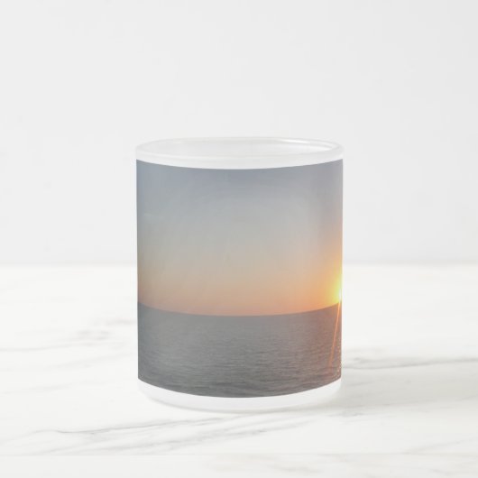 Sunrise aan de Zee III Ocean Horizon Seascape Matglas Koffiemok (Center)