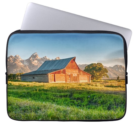 Sunrise bij Moulton Barn Laptop Sleeve (Voorkant)