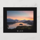 Sunrise boven het zwarte briefkaart van het meer (Voorkant)