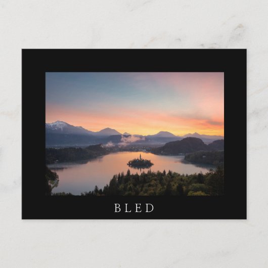 Sunrise boven het zwarte briefkaart van het meer (Voorkant)