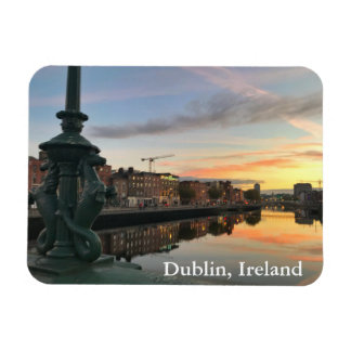 Sunrise langs de Liffey-rivier in Dublin, Ierland Magneet