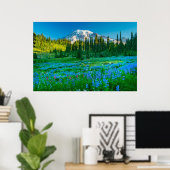 Sunrise Lupine en Mount Rainer Poster (Thuiskantoor)