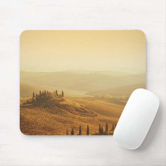 Sunrise over een landschap in Toscane mousepad Muismat (Met muis)