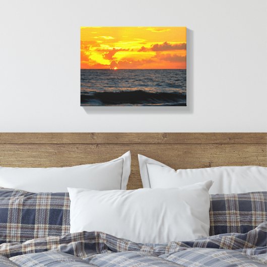 Sunrise over the ocean Stretched Canvas Print (Insitu (Slaapkamer))