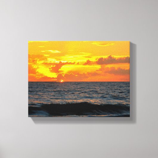 Sunrise over the ocean Stretched Canvas Print (Voorkant)