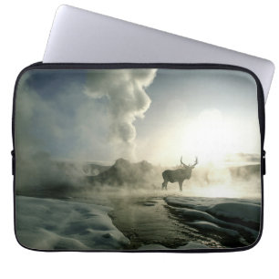 Sunrise Silhouette van Elk bij Castle Geyser Laptop Sleeve