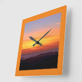Sunrise to Sunset Orange Vierkante Klok (Hoek)