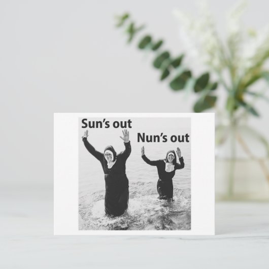 Suns out Nuns uit Briefkaart (Staand voorkant)