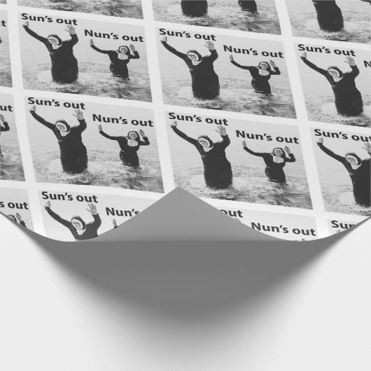 Suns out Nuns uit Cadeaupapier (Hoek)