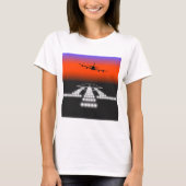 Sunset Airplane Approach Runway Lights Aviation T-shirt (Voorkant)