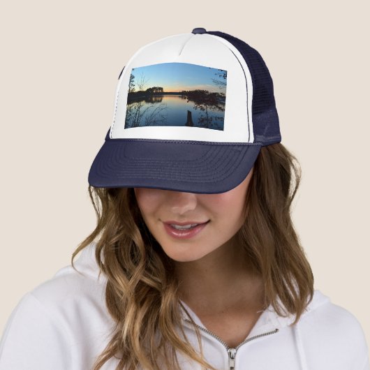 Sunset 'Almost Gone' van Shirley Taylor Trucker Pet (In situ)