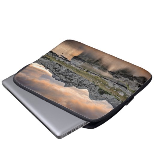 Sunset at Pyramid Lake Laptop Sleeve (Voorkant onderkant)