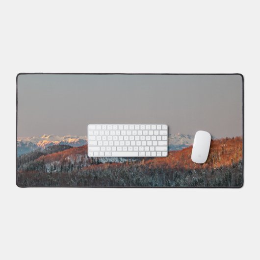 Sunset at spruce forest and mountains. bureaumat (Keyboard & Muis)