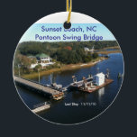 Sunset Beach, NC Pontoon Swing Bridge.. Keramisch Ornament<br><div class="desc">Sunset Beach,  NC Pontoon Swing Bridge is op 11.11.10 gepensioneerd.    We zullen je missen!</div>