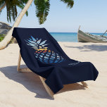 Sunset Beach Pineapple Custom Strandlaken<br><div class="desc">Een zonnestrand en de horizonscène ananasvorm die een kalme oceaan toont. Perfect voor zomervakanties en familieuitstapjes TIP - Combineer dit met bijpassende items zoals het flesje en koelboxxen in dit collectie. Voeg jouw namen of naam van een gast toe door hierboven op de knop "Aanpassen" te klikken. U kunt de...</div>