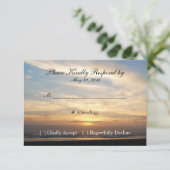 Sunset Beach Weddenschap RSVP Card (Staand voorkant)