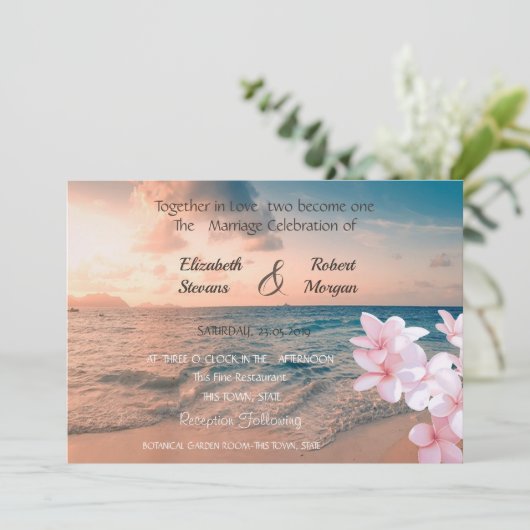 Sunset Beach Wedding , Plumeria Invitation Kaart (Staand voorkant)
