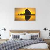 Sunset, Cannon Beach, Oregon Canvas Afdruk (Insitu (Slaapkamer))