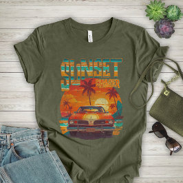 Sunset Chase - Vintage auto, Beach Day T-shirt