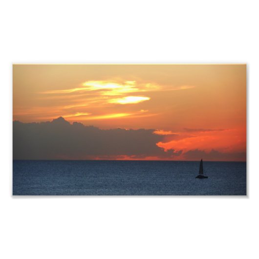 Sunset Clouds and Sailboat Seascape Foto Afdruk (Voorkant)