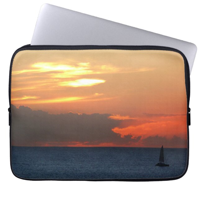 Sunset Clouds and Sailboat Seascape Laptop Sleeve (Voorkant)