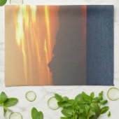 Sunset Clouds and Sailboat Seascape Theedoek (Gevouwen)