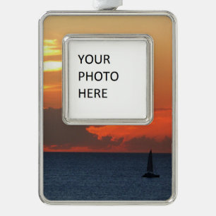 Sunset Clouds and Sailboat Seascape Verzilverd Omlijst Ornament