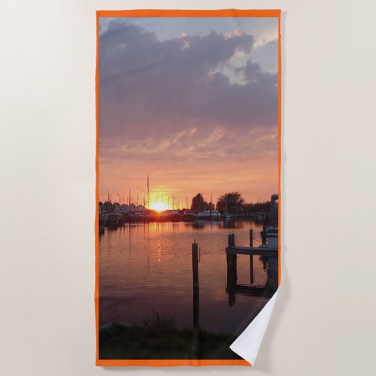 Sunset Huizen Harbor Beach Towel Strandlaken (Voorkant)