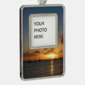 Sunset met Sailships Tropical Landscape Photo Verzilverd Omlijst Ornament (Rechts)