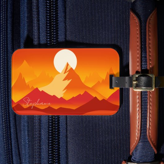 Sunset Mountain Peaks Landschapsillustratie Bagagelabel (Voorkant Insitu 4)