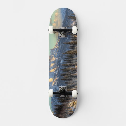 Sunset on Mount Fellows Skateboard (Voorkant)