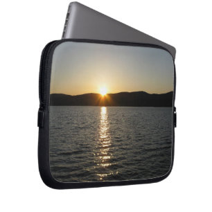 Sunset on Onota Lake: Horizontaal Laptop Sleeve