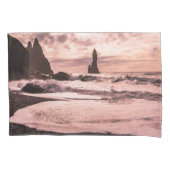 Sunset on the Reynisfjara black zandstrand, IJslan Kussensloop (Voorkant)