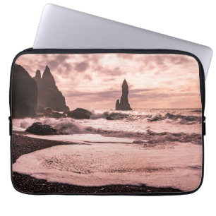 Sunset on the Reynisfjara black zandstrand, IJslan Laptop Sleeve