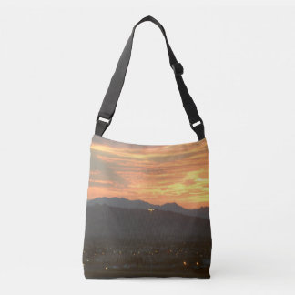 Sunset over de bergen crossbody tas