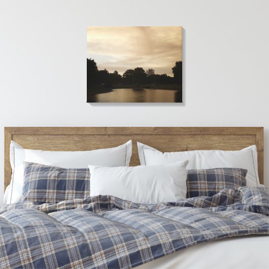 Sunset over een vijver canvas afdruk (Insitu (Slaapkamer))