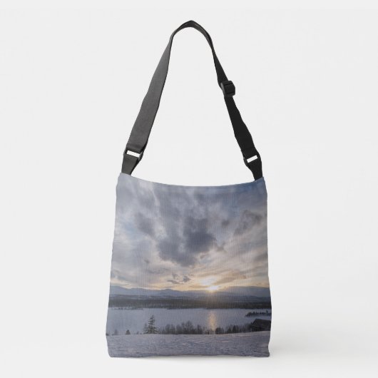 Sunset over frozen lake crossbody tas (Voorkant)