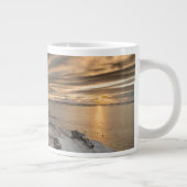 Sunset over het meer van Myvatn, IJsland Grote Koffiekop (Rechts)