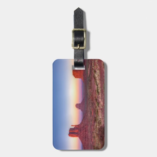 Sunset Over Monument Valley Arizona Bagagelabel (Voorkant verticaal)