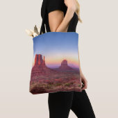 Sunset Over Monument Valley Arizona Tote Bag (Dichtbij)