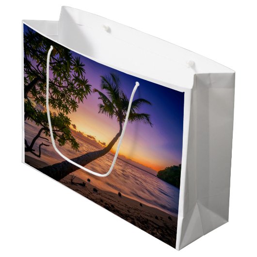 Sunset Over Palm Tree Island Groot Cadeauzakje (Voorkant Gekanteld)
