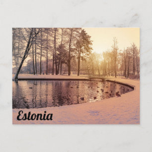 Sunset over park met een klein vorstmeer briefkaart