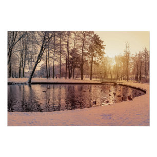 Sunset over park met een klein vorstmeer perfect poster