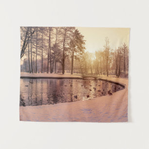 Sunset over park met een klein vorstmeer wandkleed