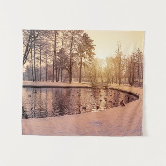 Sunset over park met een klein vorstmeer wandkleed (Voorkant (horizontaal))